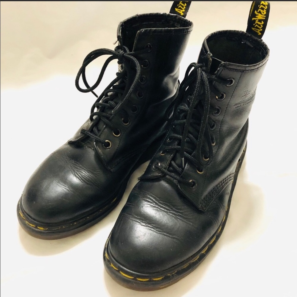 Dr Martens black leather air cushion sole boots
